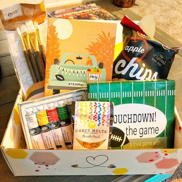 Best Date Night Subscription Boxes For Couples - Hello Subscription