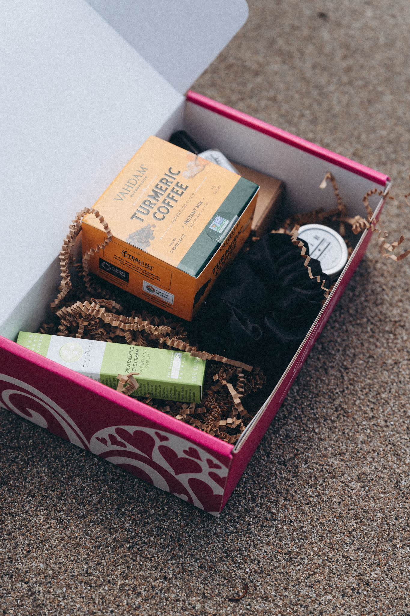 21 Places to Get Awesome Free Sample Boxes (Free Shipping & No Requirements )