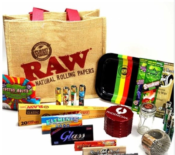 Premium Smokers Box Reviews Get All The Details At Hello Subscription!