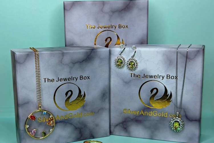 Jewelry & Accessories Subscription Boxes Hello Subscription