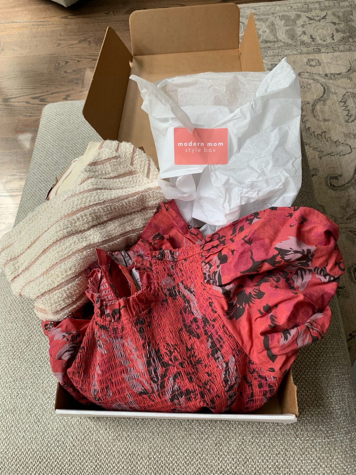 Modern Mom Style Box Reviews Get All The Details At Hello Subscription!